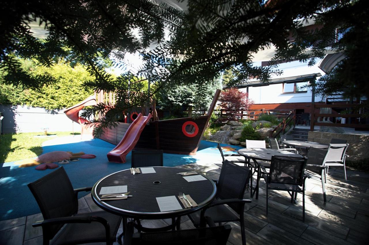 Apart Hotel Jablonec 야블로네츠나트니소우 외부 사진