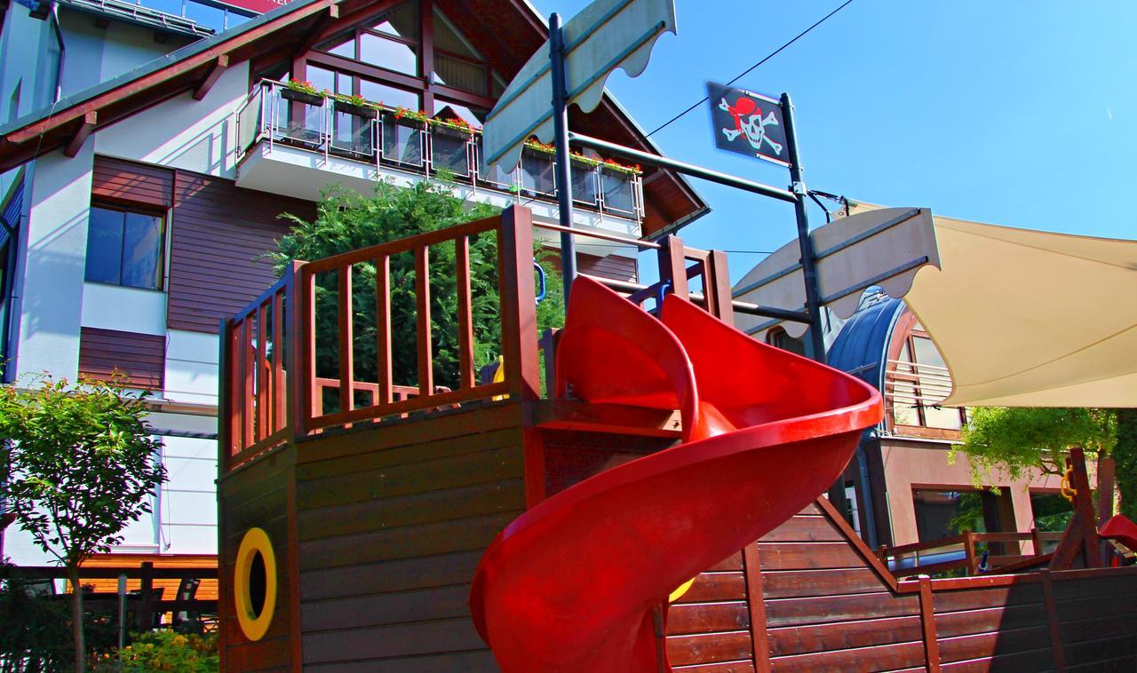 Apart Hotel Jablonec 야블로네츠나트니소우 외부 사진
